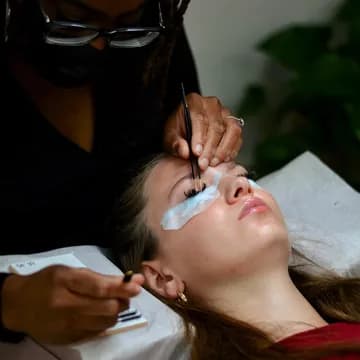Full touch-up on a lash extension set at the Seminole studio.